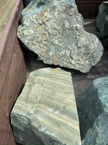 Ландшафтные глыбы зелёные 200-500 килограмм купить в Белоярском