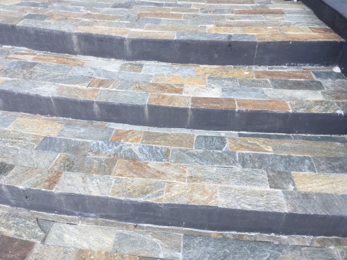 Плитка из Златолита Уральского для лестницы купить в Белоярском