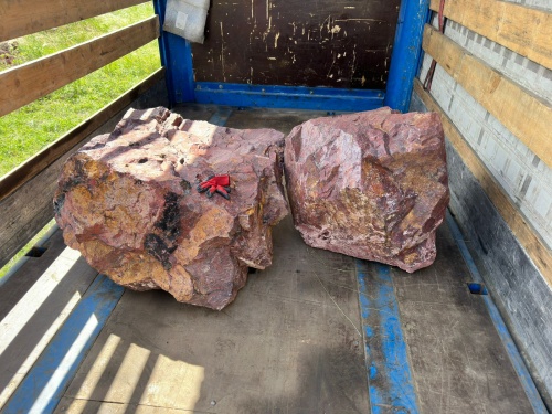 Ландшафтные глыбы красно-фиолетовые 200-1000 килограмм купить в Белоярском