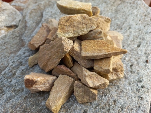 Златолит жёлтый декоративная каменная крошка купить в Белоярском