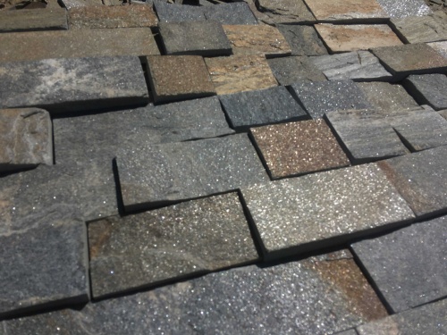 Плитка пилёная златолит Уральский для цоколя, отмостки купить в Белоярском