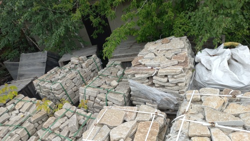 Гранитный плитняк галтованный для мощения купить в Белоярском