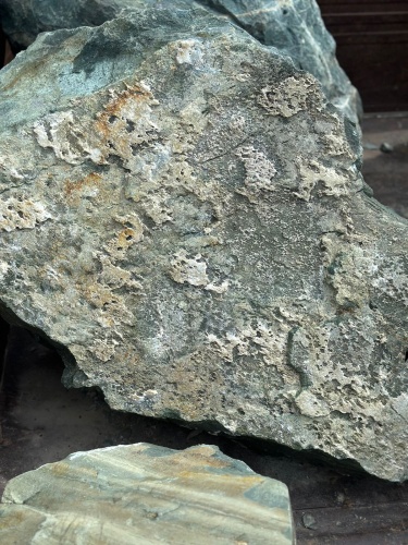 Ландшафтные глыбы зелёные 200-500 килограмм купить в Белоярском