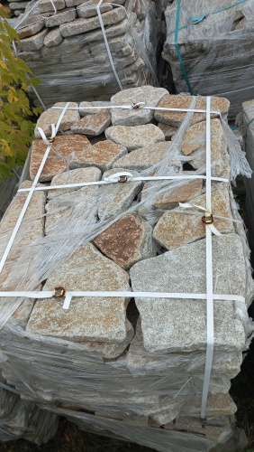 Плитняк галтованный гранитный для ландшафтного дизайна купить в Белоярском