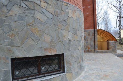 Плитняк златолит Уральский для цоколя, отмостки купить в Белоярском