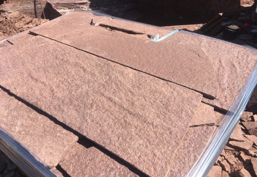 Плитняк лемезит бордовый для ступеней 20-25 мм купить в Белоярском